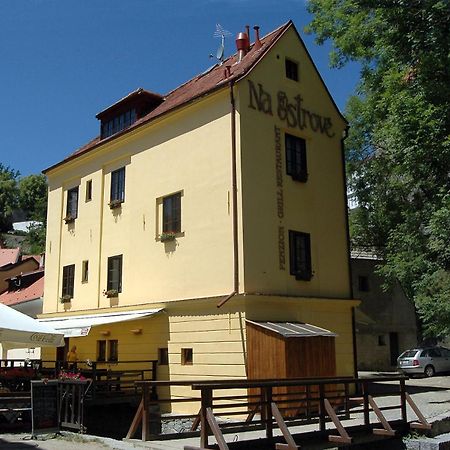 Český Krumlov Penzion Na Ostrove מראה חיצוני תמונה